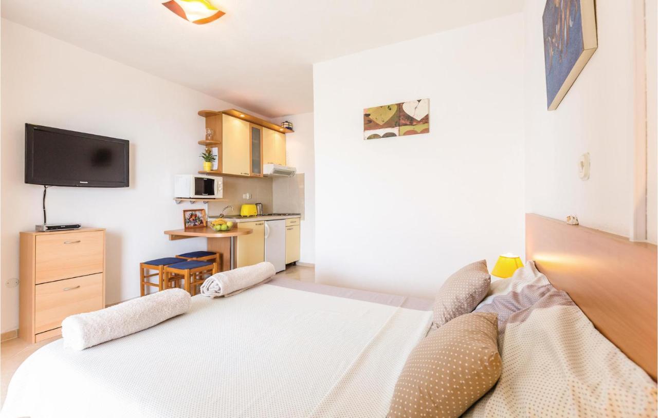 Lovely Apartment In Brela With House Sea View Exterior foto