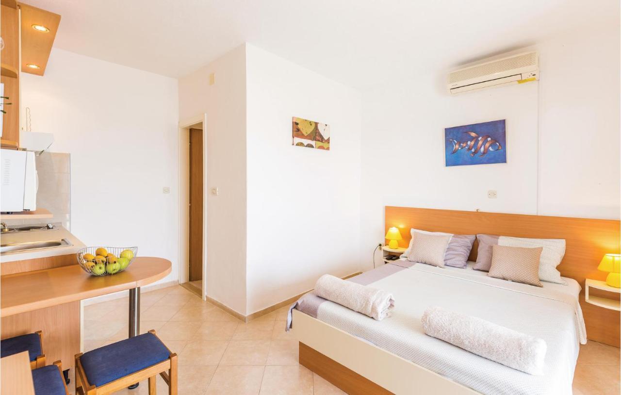 Lovely Apartment In Brela With House Sea View Exterior foto